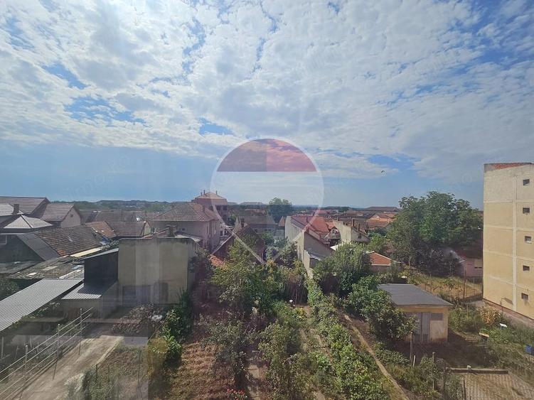 Apartament cu 6 camere decomandat în Central
