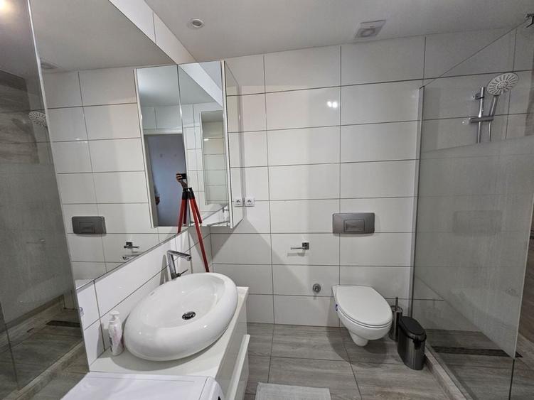 Apartament cu 3 camere decomandat în Crețuleasca