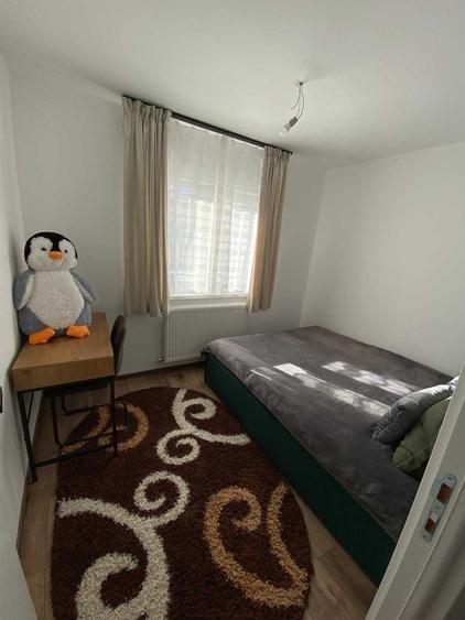 Apartament cu 4 camere decomandat în Central