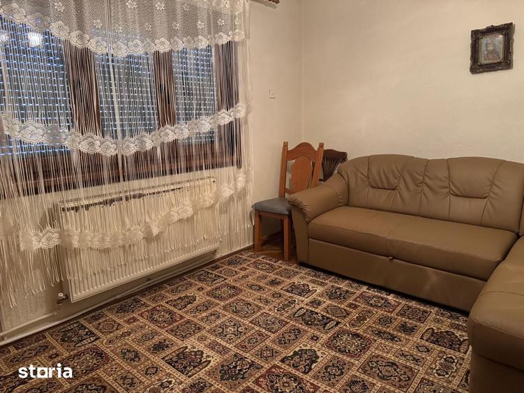 Casă cu 5 camere cu Teren 520 Mp în Vlădești
