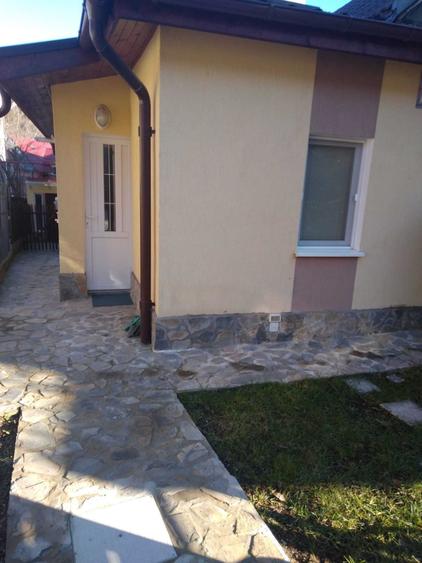 Casă cu 4 camere în Poiana