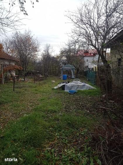 Teren de 1200 mp, în Priseaca