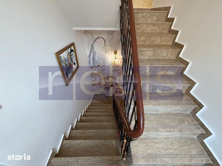 Casă cu 8 camere cu Teren 144 Mp în Centrul Civic