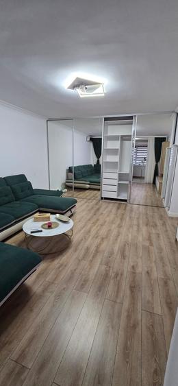 Apartament cu 2 camere decomandat în Olteni