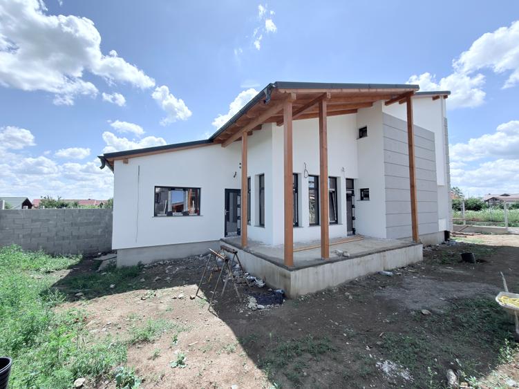 Duplex cu 4 camere cu Teren 300 Mp în Central