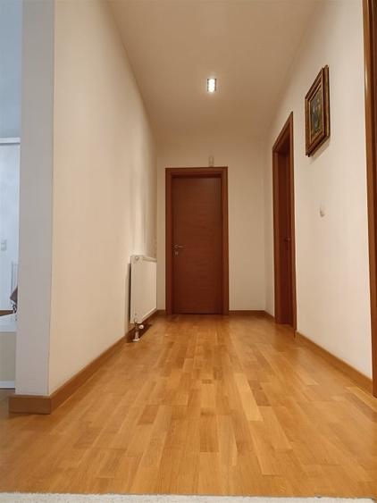 Apartament cu 5 camere decomandat, mobilat în Zorilor