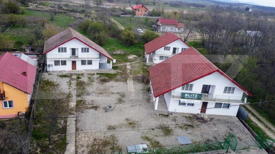 Casă individuală cu 6 camere cu Canalizare în Arcani