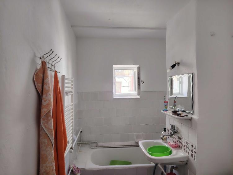 Apartament de vanzare 3 camere, etaj 1 - 7