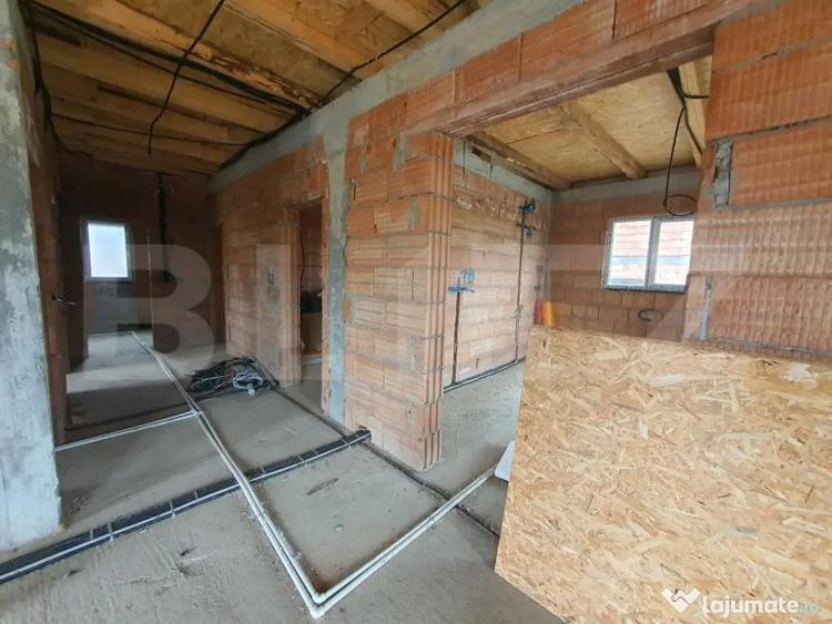 Casă cu 4 camere cu Teren 430 Mp în Central