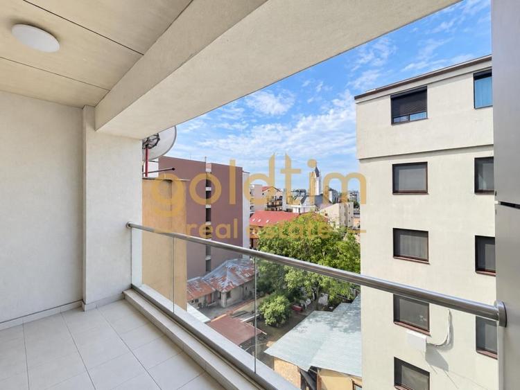Apartament cu 2 camere semidecomandat, mobilat în Băneasa