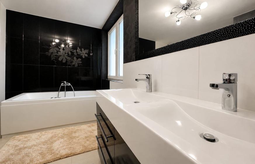 Apartament cu 3 camere decomandat în Tudor