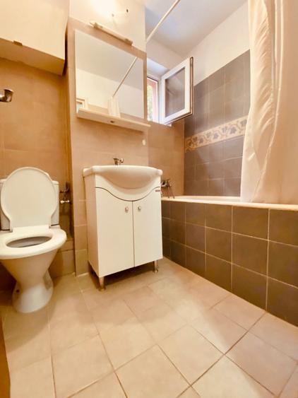 Apartament cu 2 camere semidecomandat, mobilat în P-ța Muncii