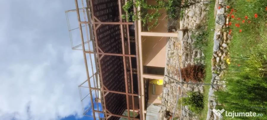Casă cu 3 camere în Central