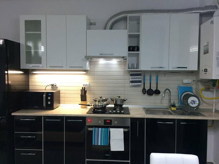 Apartament cu 3 camere decomandat în Central