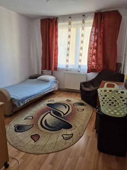 Apartament cu 2 camere semidecomandat în Griviței