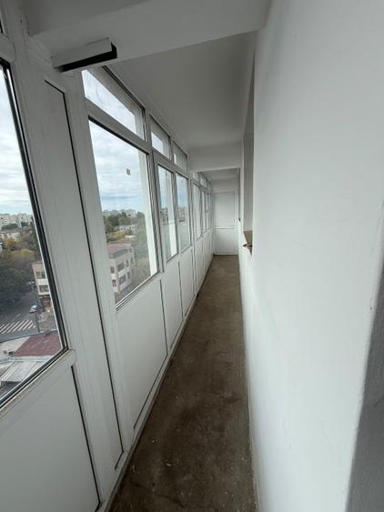 Apartament cu 3 camere decomandat în Berceni