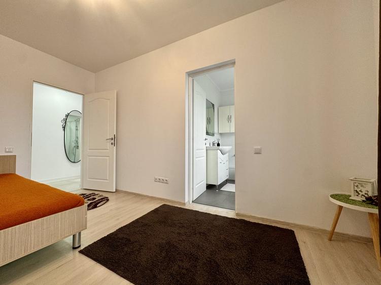 Apartament cu 3 camere semidecomandat, mobilat în Dâmbul Rotund