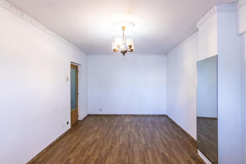 Apartament cu 3 camere decomandat în Dristor