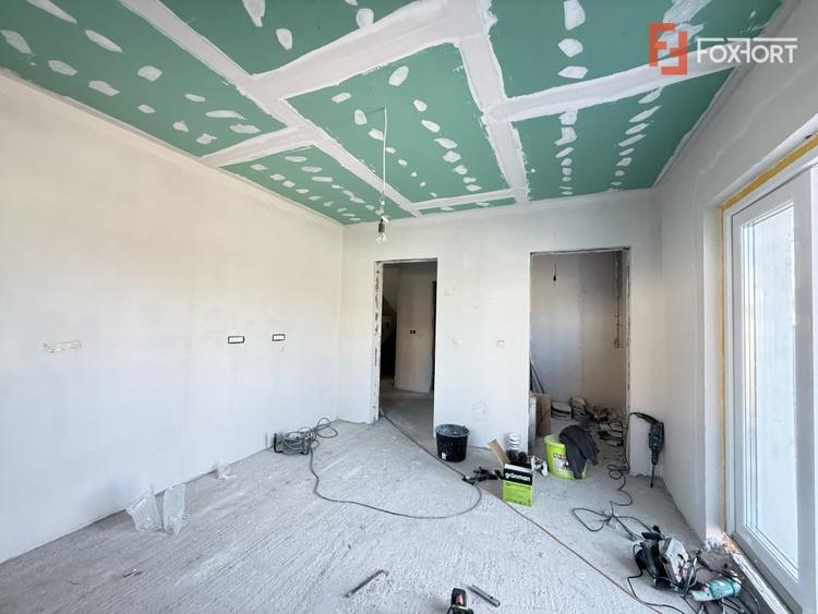 Casă individuală cu 5 camere cu Canalizare în Săcălaz