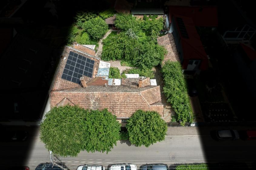 Casă cu 5 camere cu Canalizare în Central
