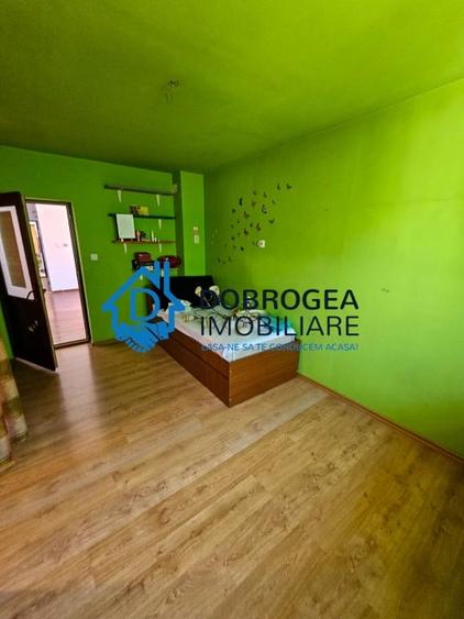 Casă individuală cu 6 camere cu Teren 231 Mp în Păcii