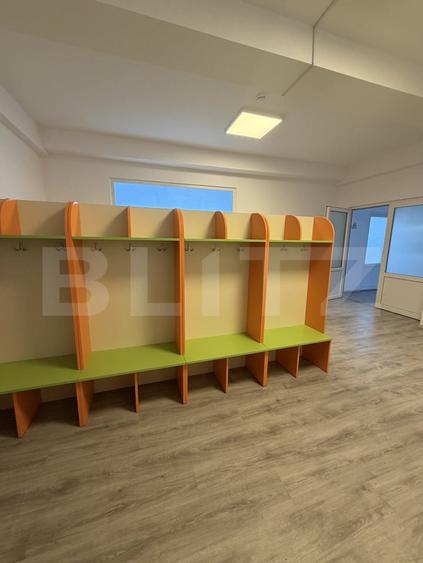 Spațiu comercial, de 329 mp, în Periferie