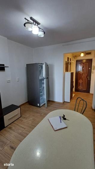 Apartament cu 2 camere semidecomandat în Craiovița Nouă