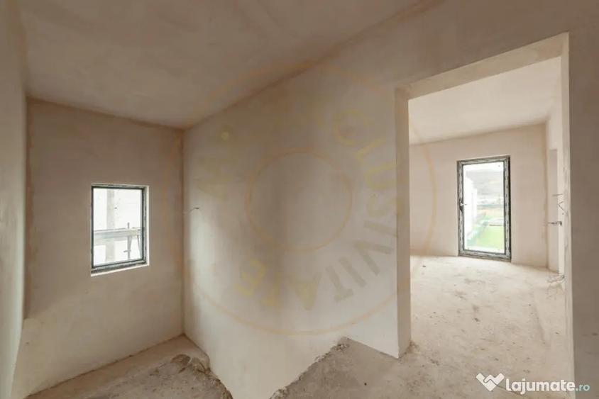 Casă cu 4 camere cu Teren 470 Mp în Micești