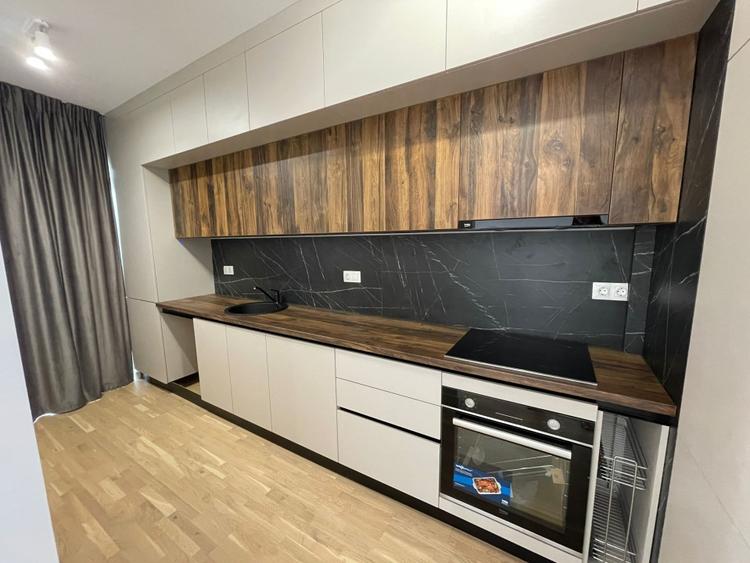 Apartament cu 2 camere semidecomandat, mobilat în P-ta Presei Libere