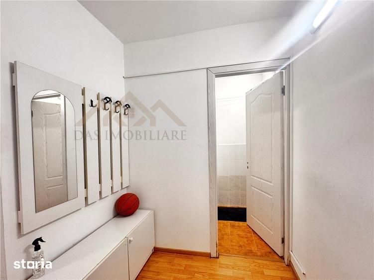Apartament cu 3 camere în Traian