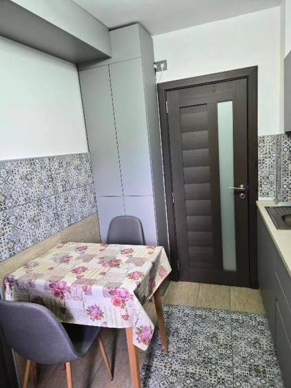 Apartament cu 2 camere semidecomandat, mobilat în Titan