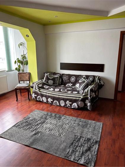 Apartament cu 2 camere semidecomandat în Central