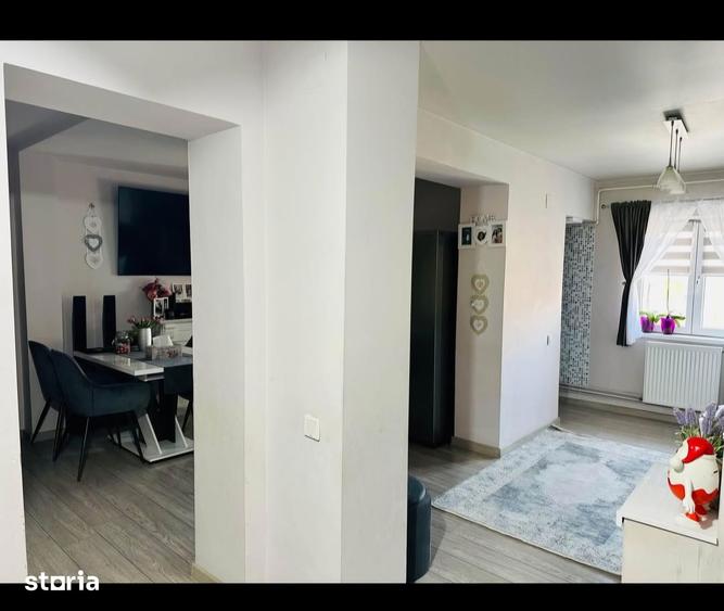 Apartament cu 4 camere decomandat în Central