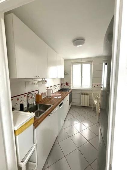 Apartament cu 3 camere decomandat, mobilat în Drumul Taberei