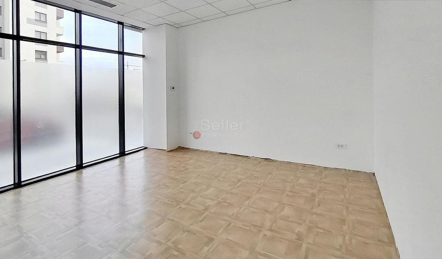 Spațiu comercial, de 134 mp, în Noua