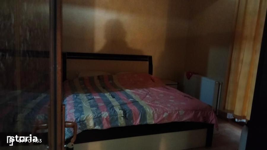 Casă cu 8 camere cu Teren 200 Mp în Tomis II