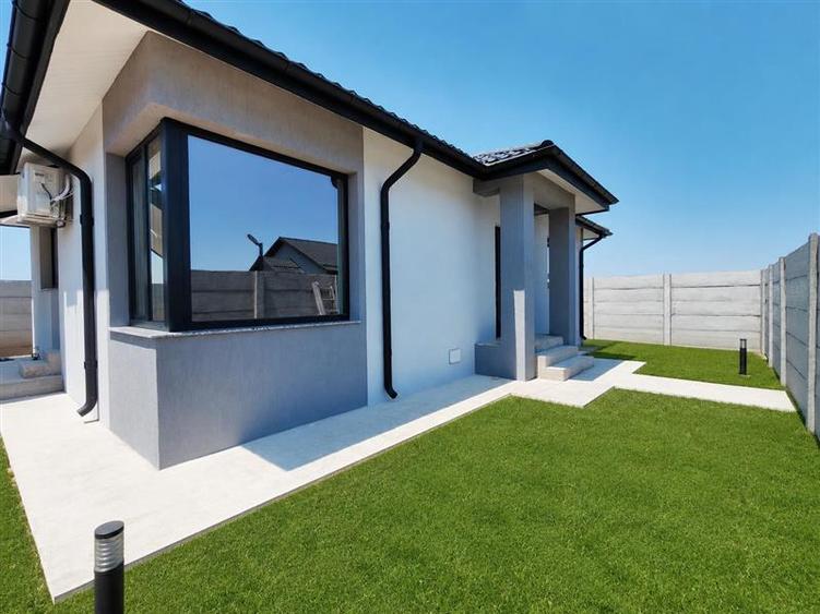 Casă individuală cu 3 camere cu Teren 275 Mp în Domnești