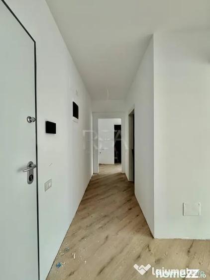 Apartament cu 3 camere semidecomandat în Matei Voievod