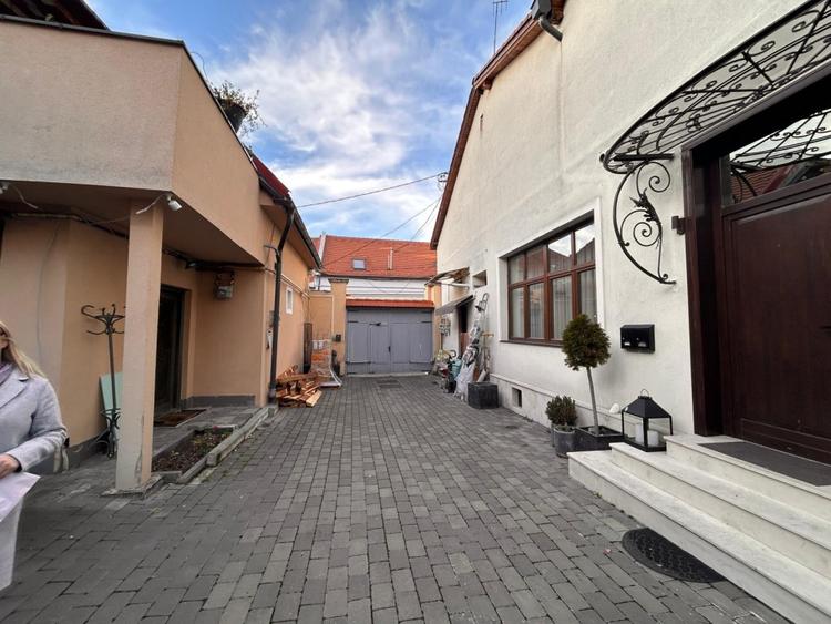 Birou, de 50 mp, în Central