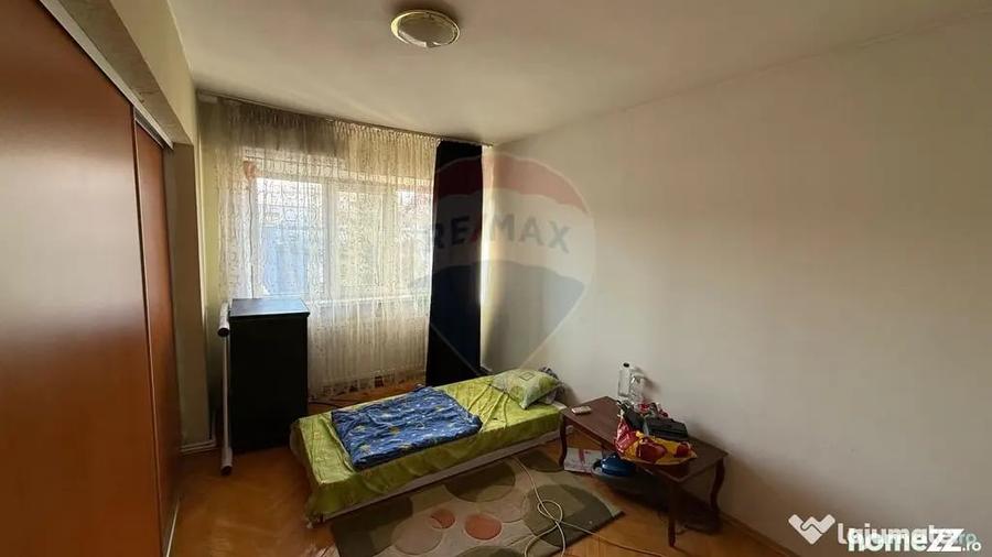 Apartament cu 4 camere decomandat în Ultracentral