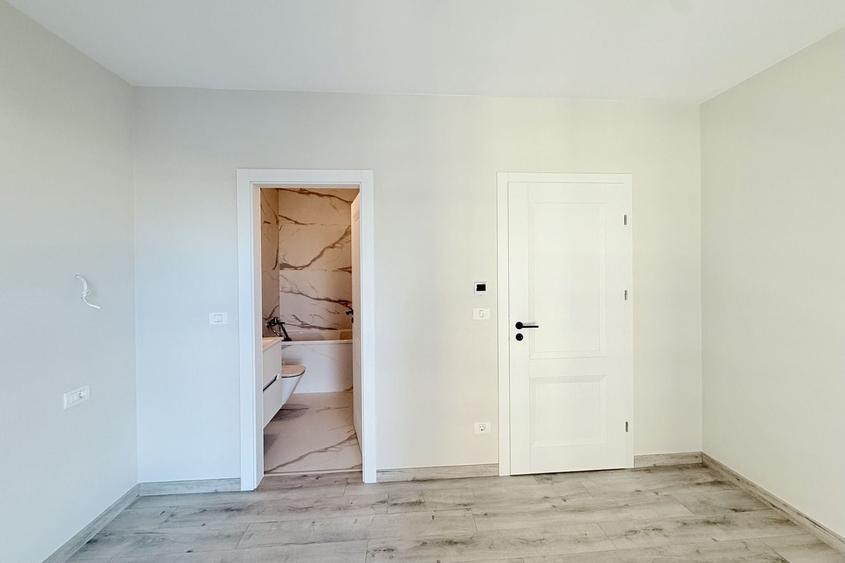 Apartament cu 3 camere decomandat în UTA