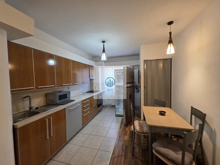 Apartament 3 camere Deva – Bd. Decebal | Decomandat | Parcare | Etaj 1 - 7