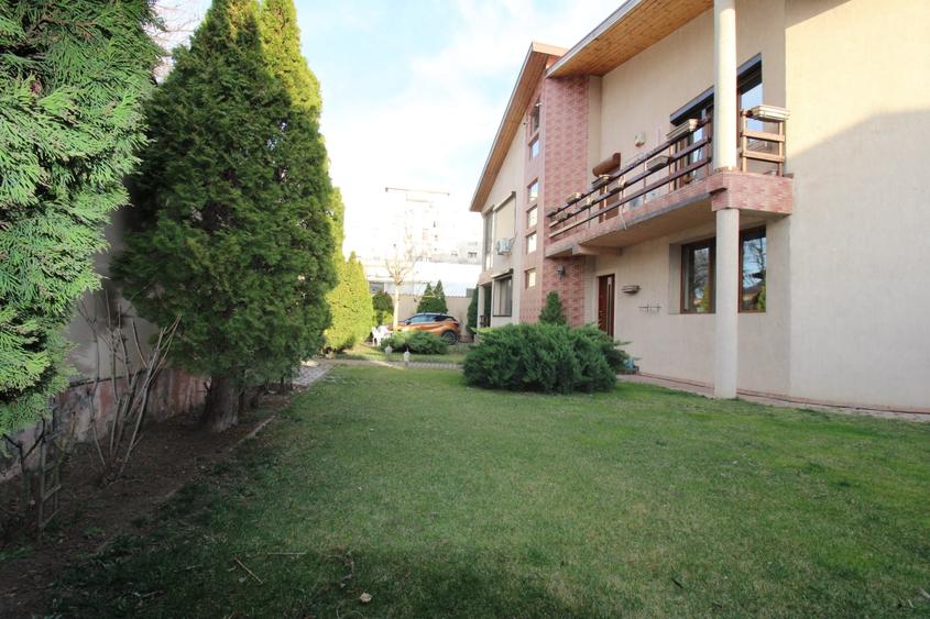 Casă individuală cu 5 camere cu Canalizare în Micro 17