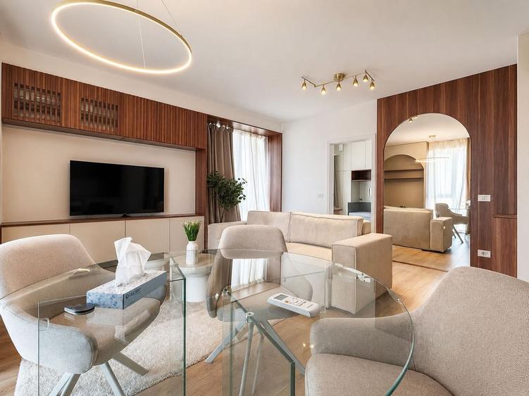 Apartament cu 3 camere decomandat, mobilat în Central
