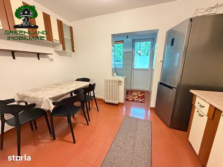 Apartament cu 3 camere decomandat în Nicolina