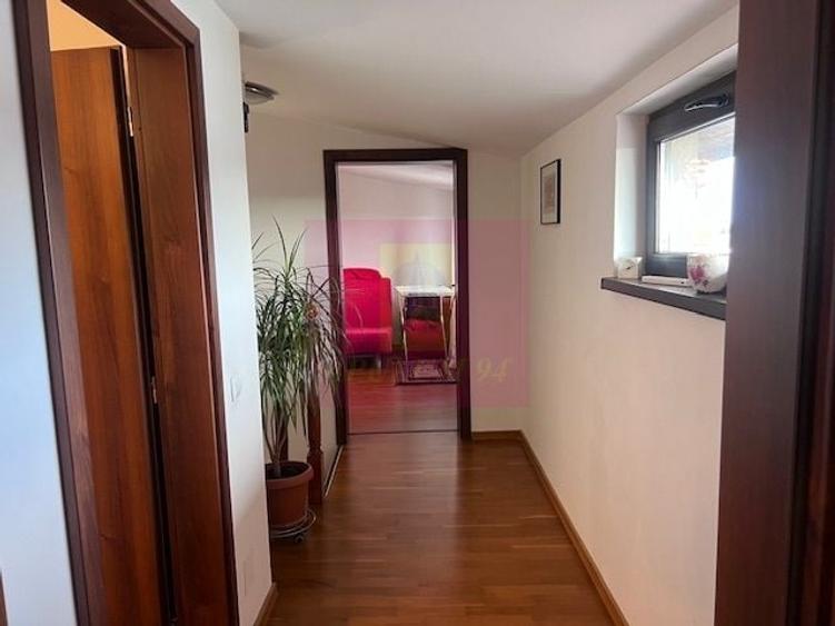 Apartament cu 3 camere semidecomandat, mobilat în Haliu