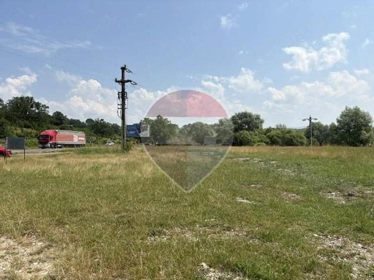 Casă cu Teren 10000 Mp în Măieruș