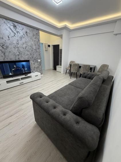 Casă cu 2 camere decomandat în Central