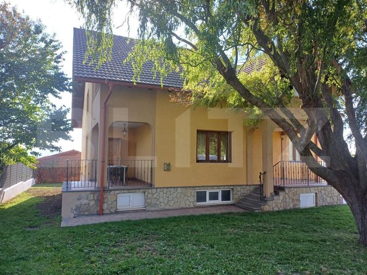 Casă individuală cu 4 camere cu Canalizare în Plopeni