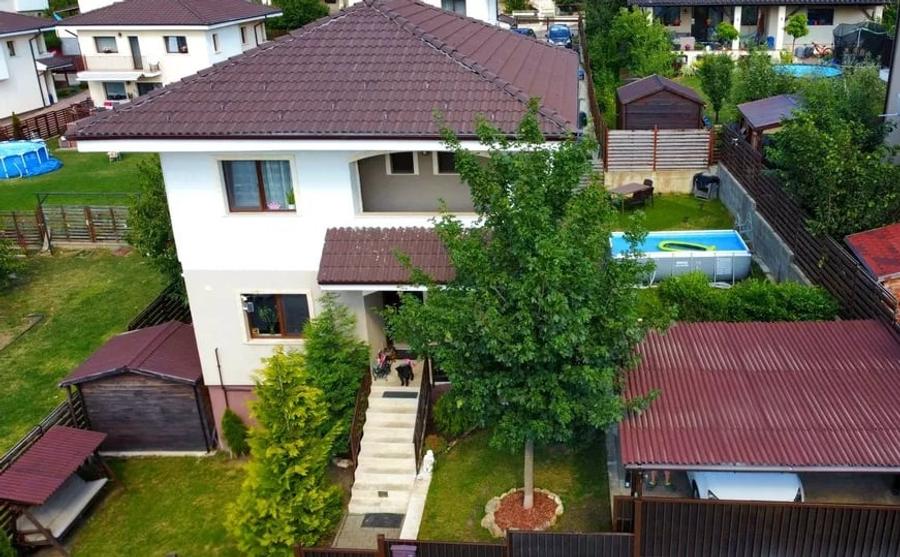 Casă individuală cu 4 camere cu Canalizare în Dezmir